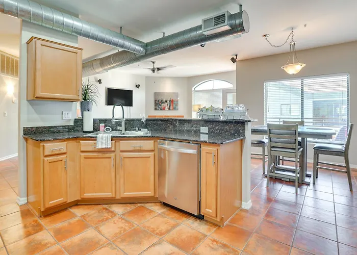 Holiday home < 1 Mi To Biltmore Fashion Park: W/ Pool! *