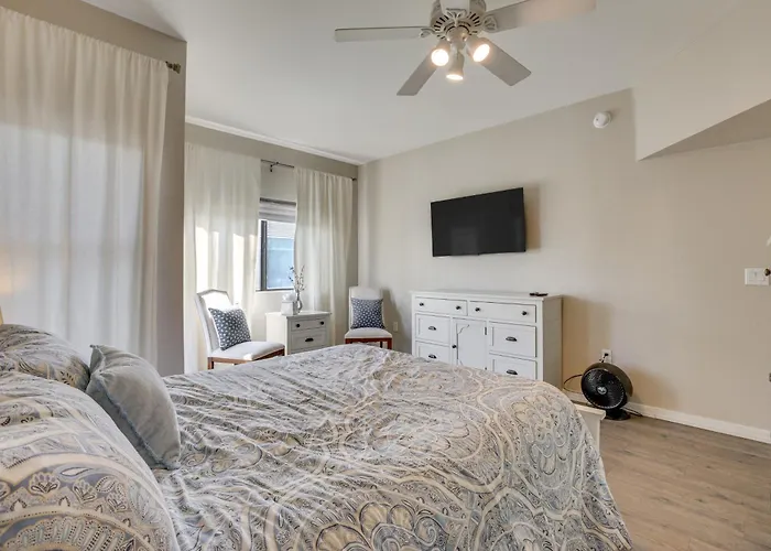 Holiday home < 1 Mi To Biltmore Fashion Park: W/ Pool!