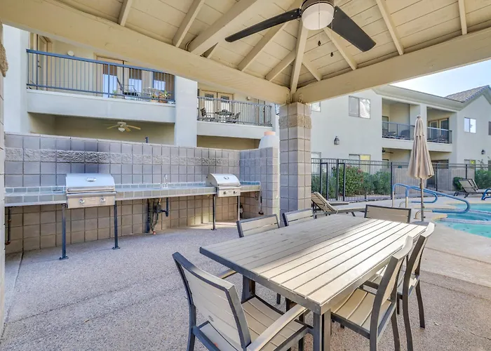 < 1 Mi To Biltmore Fashion Park: W/ Pool! * Phoenix