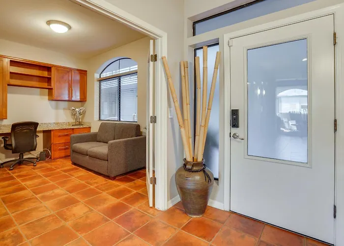 Holiday home < 1 Mi To Biltmore Fashion Park: W/ Pool! Phoenix