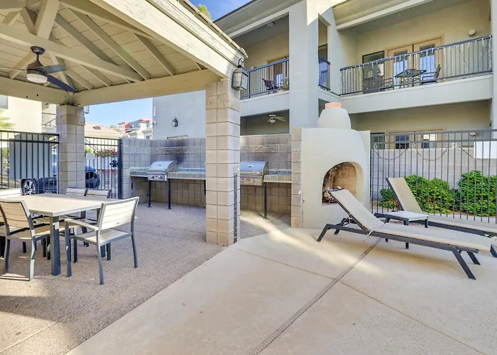 < 1 Mi To Biltmore Fashion Park: W/ Pool! * Phoenix
