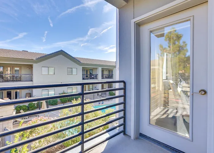 < 1 Mi To Biltmore Fashion Park: W/ Pool! Holiday home