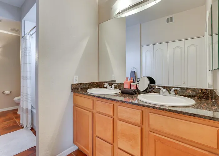 < 1 Mi To Biltmore Fashion Park: W/ Pool! Holiday home Phoenix